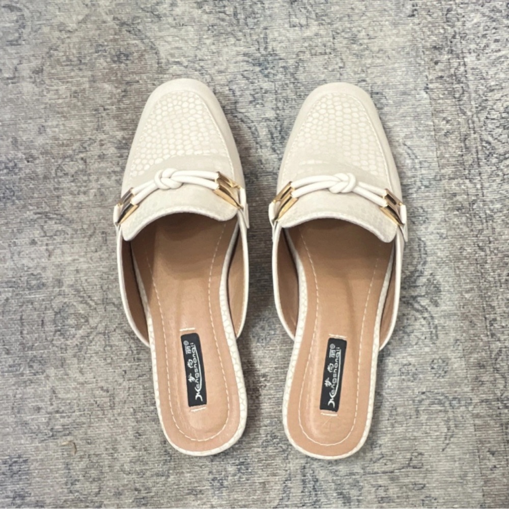 Cream Slip-On Loafers size 8 - Picture 5 of 8